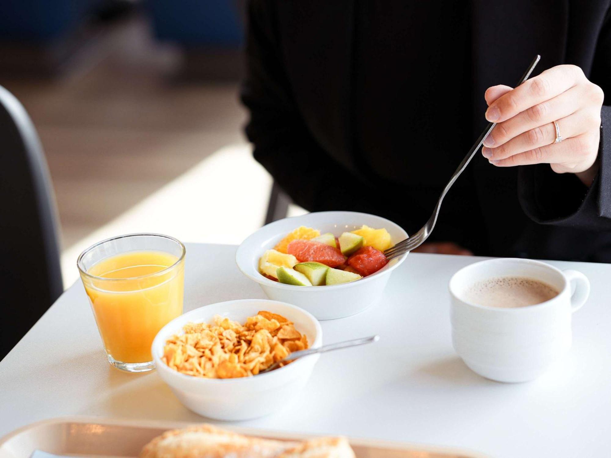 Ibis Budget Caen Porte De Bretagne Bretteville-sur-Odon Ngoại thất bức ảnh